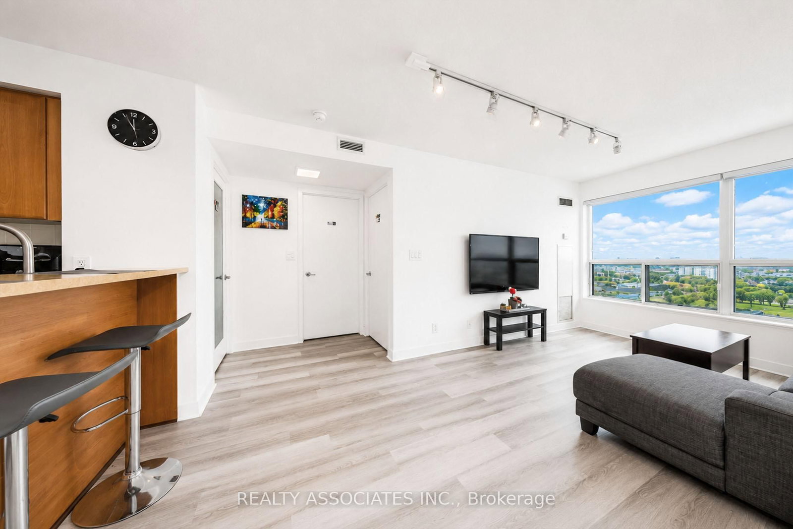 36 Lee Centre Drive • #2501 • Toronto, ON photo 14