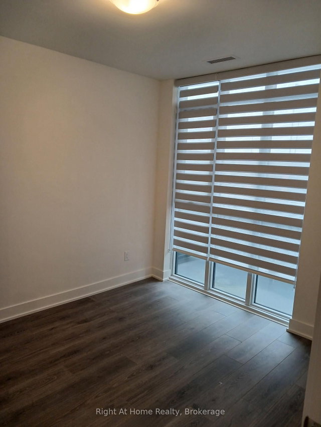342 - 2545 Simcoe St N Street S
