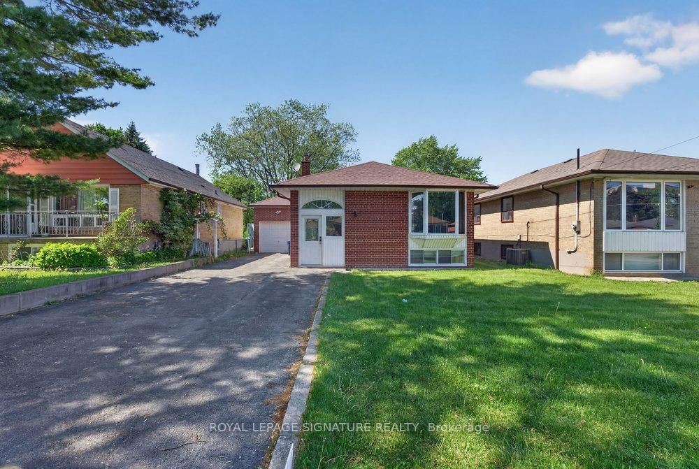 Detached House for sale at 126 Trinnell Boulevard, Toronto, Ontario, M1L 1S7 - Clairlea-Birchmount - MLS: E13412666