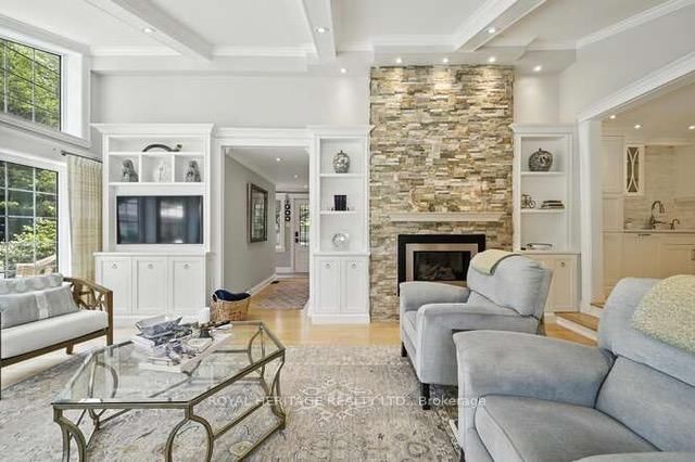 1549 Willowside Court • Pickering, ON photo 15
