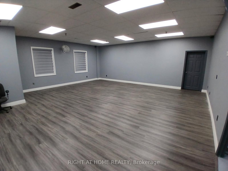 120 Midwest Rd photo 3
