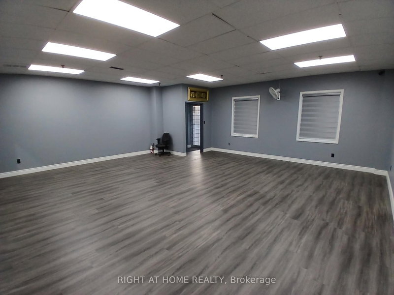120 Midwest Rd photo 4