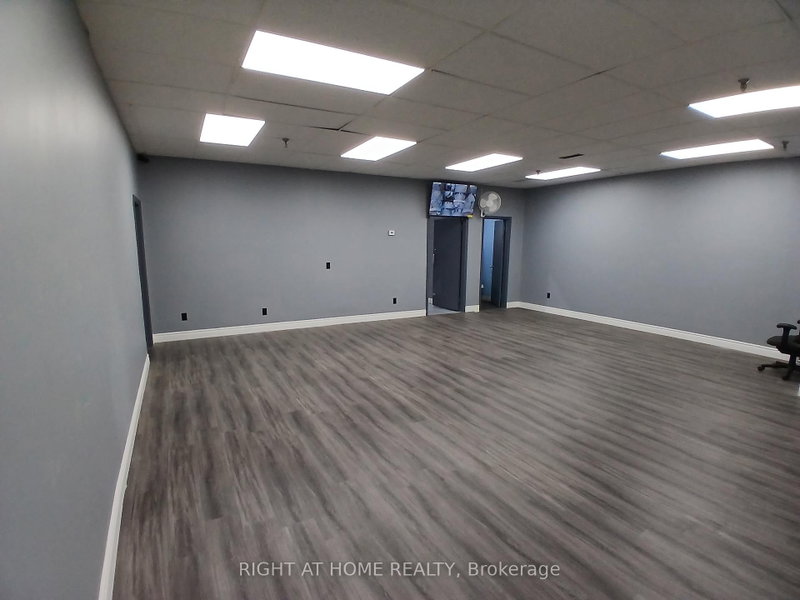 120 Midwest Rd photo 5