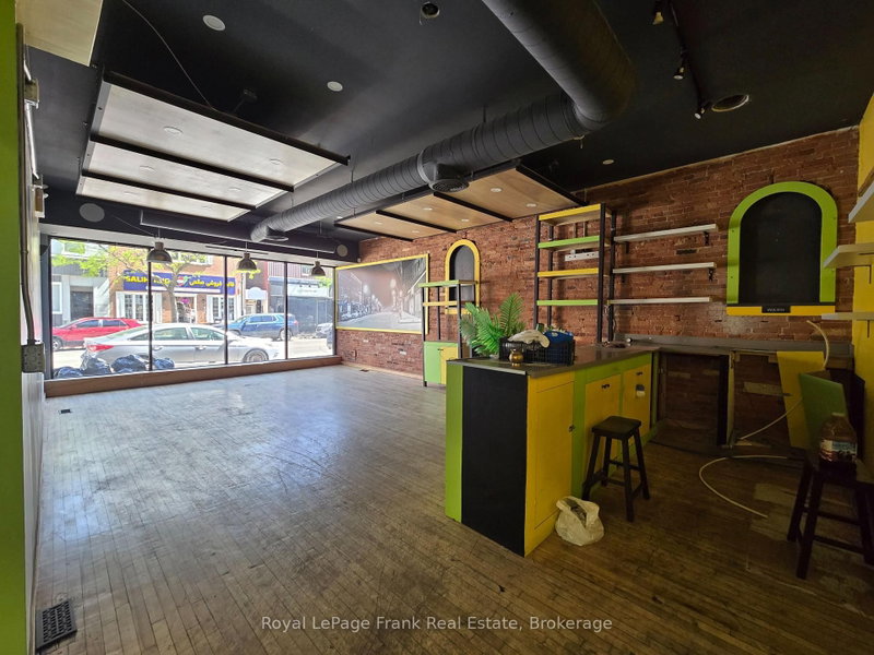 37 King St E photo 2