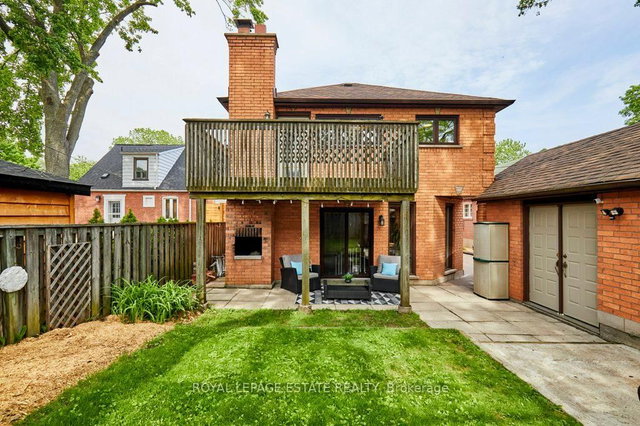 10 Queensgrove Road