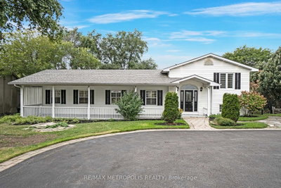 5-bed Detached House · 1872 Appleview Rd