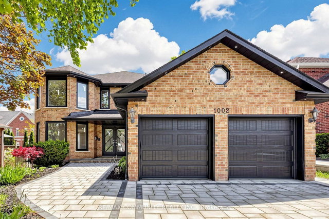 1002 Riverview Crescent