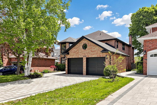 1002 Riverview Crescent