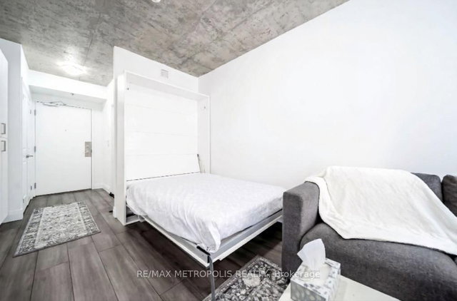413 - 1900 Simcoe Street N