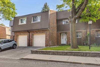 3-bed Townhouse, Condo · 1415 Fieldlight Blvd