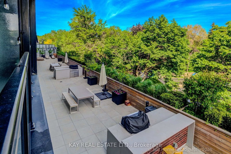 305 - 2799 Kingston Road