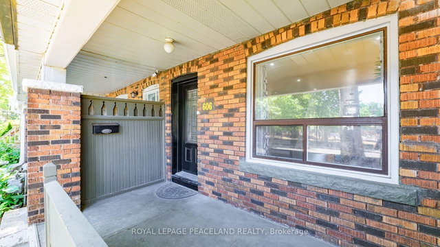 606 Coxwell Avenue