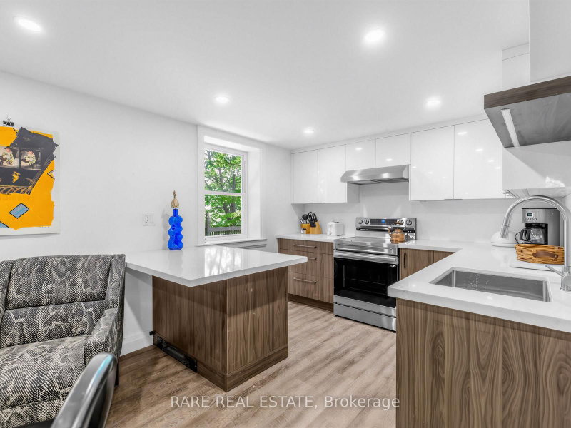 LOWER - 2 Leander Court