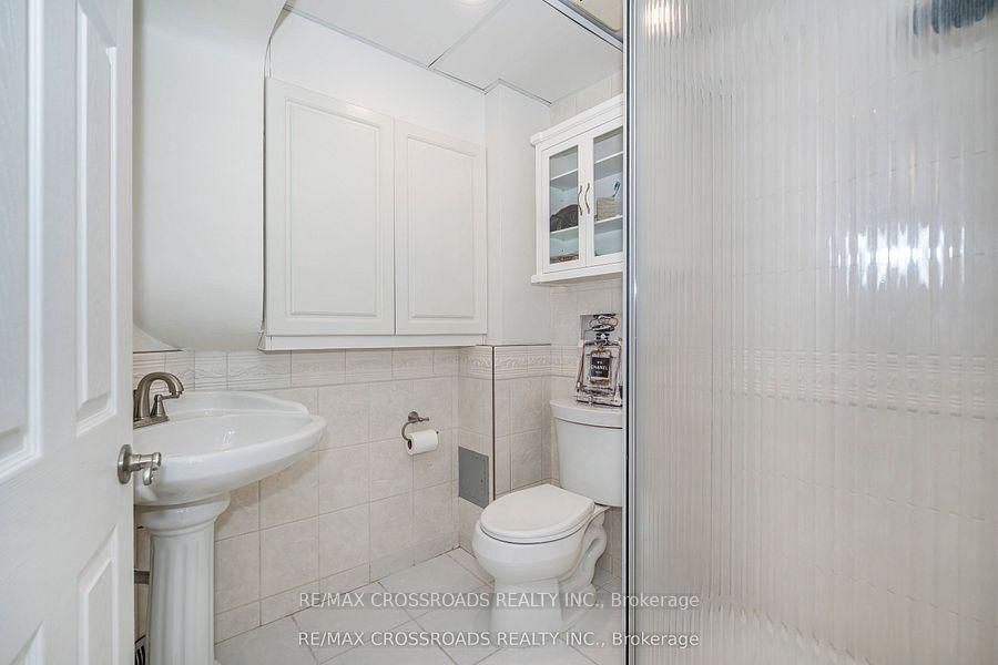 3 Wythenshawe Wood • Toronto, ON photo 35