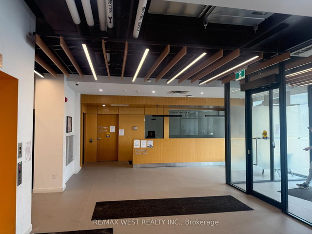 302 - 1800 Simcoe Street N