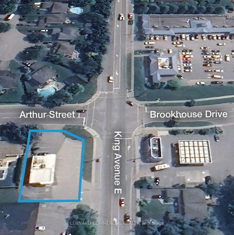 300 King Ave E photo 2