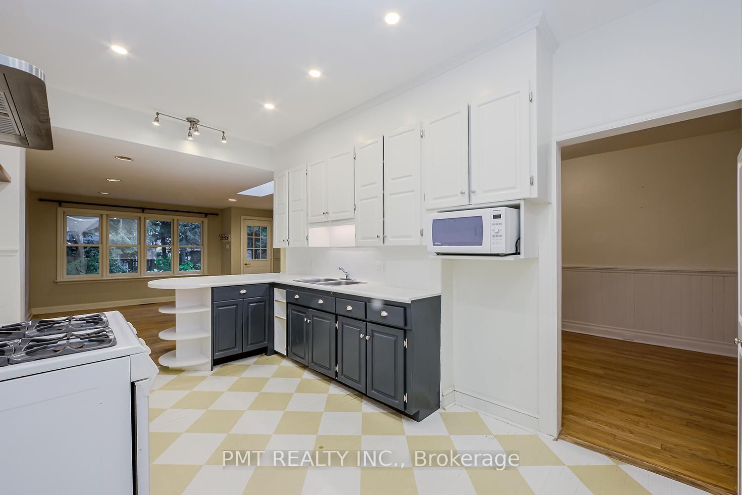 47 Herbert Avenue • Toronto, ON photo 18