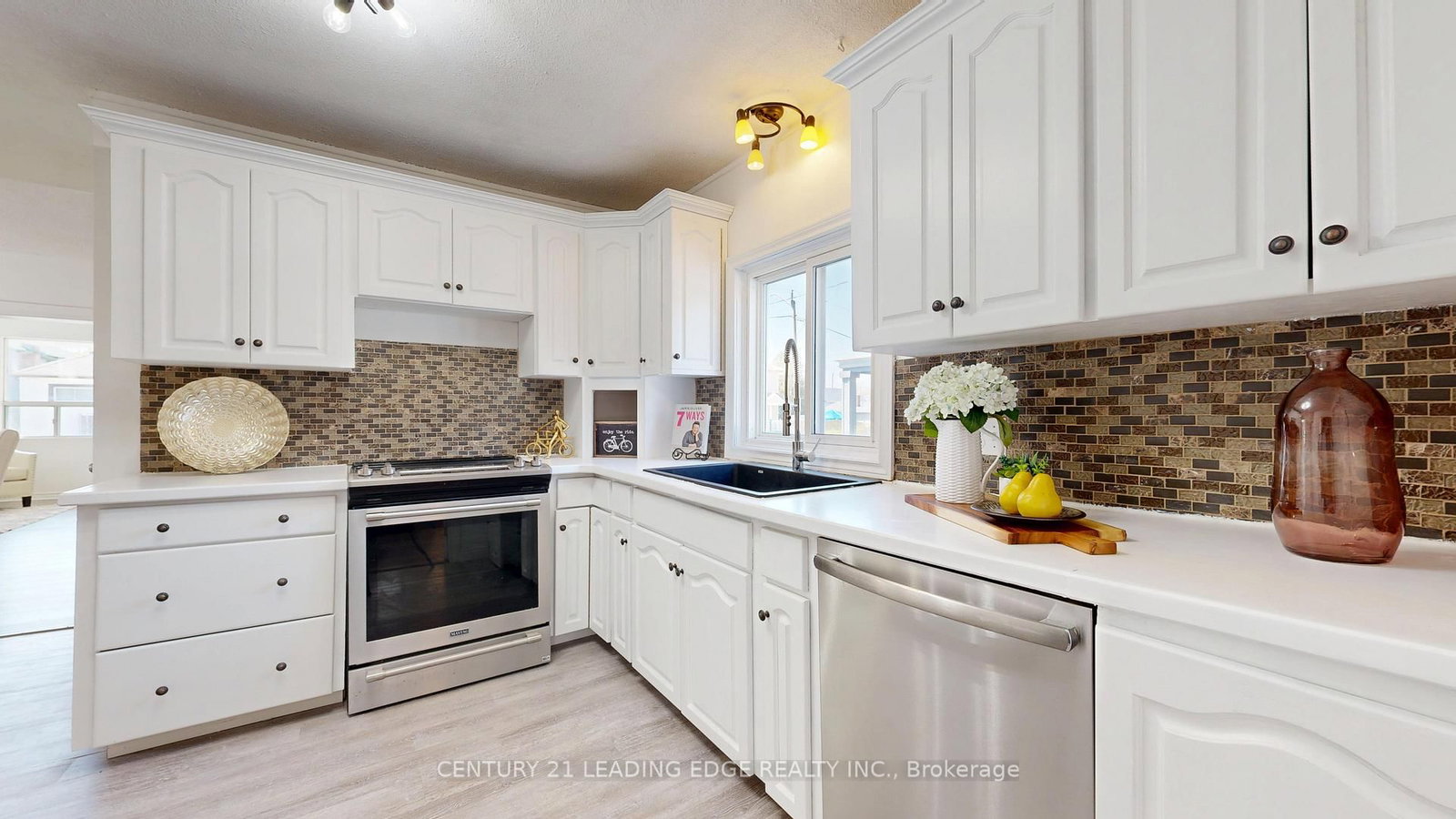751 Gifford Street • Oshawa, ON photo 6