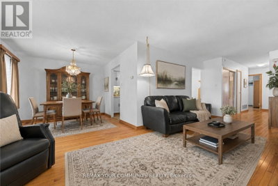 21 Wright Crescent • Ajax, ON photo 3