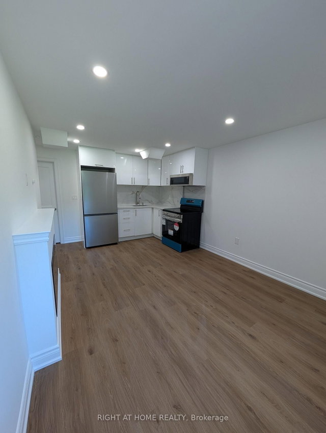 Unit 2 - 251 Meadow Road