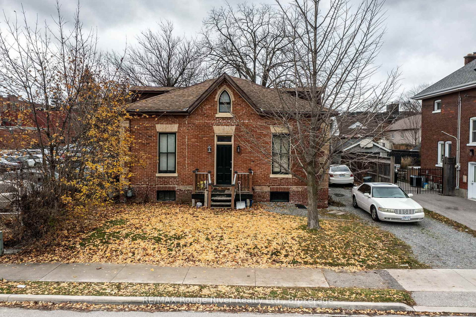 342 N Mary Street • Oshawa, ON photo 4