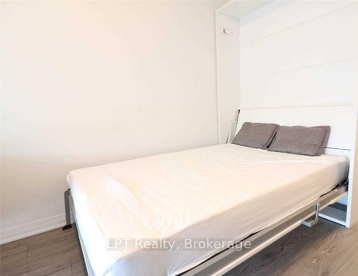 1900 Simcoe Street N, Unit 428 - Photo 6