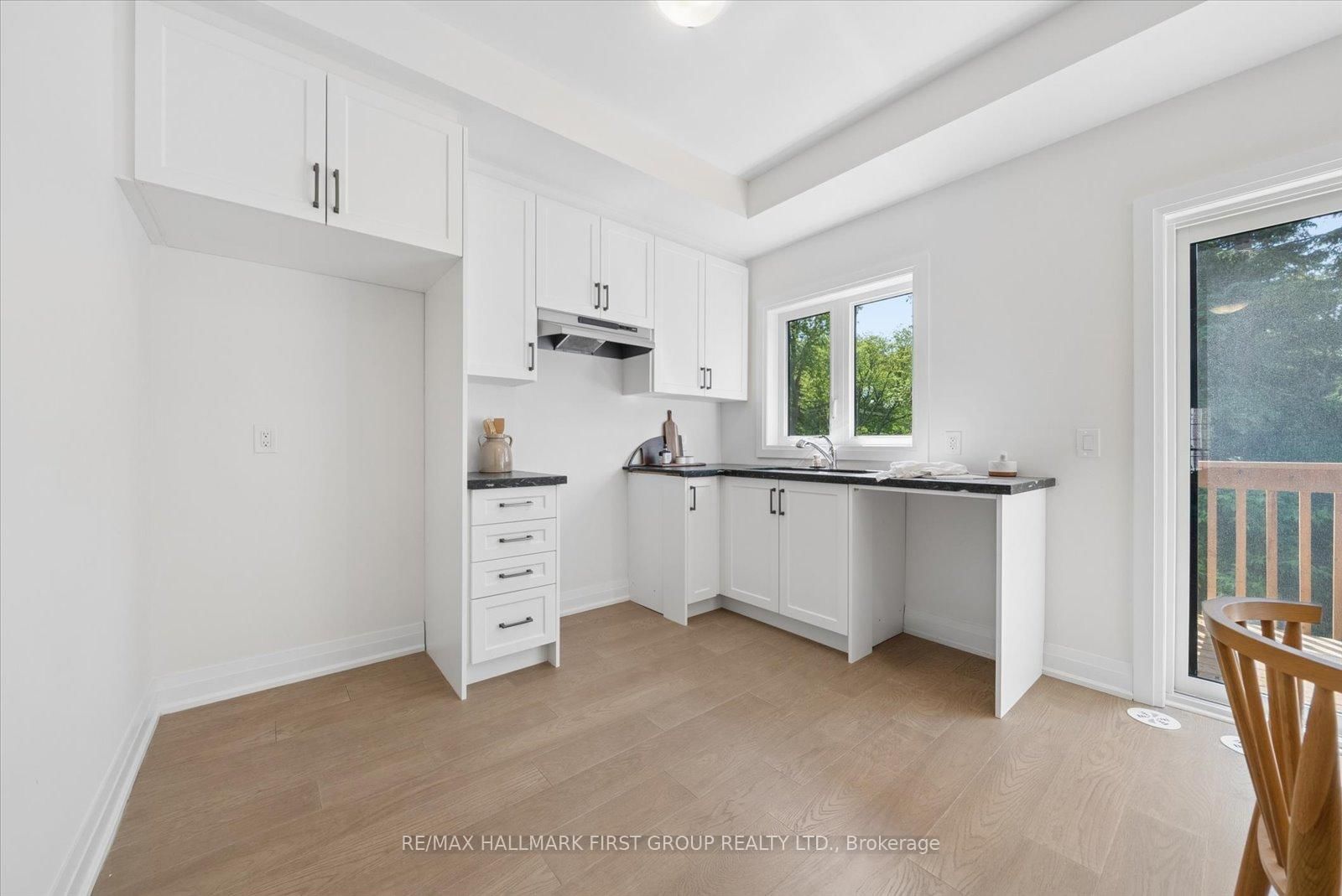 19 Marret Lane • Clarington, ON photo 7