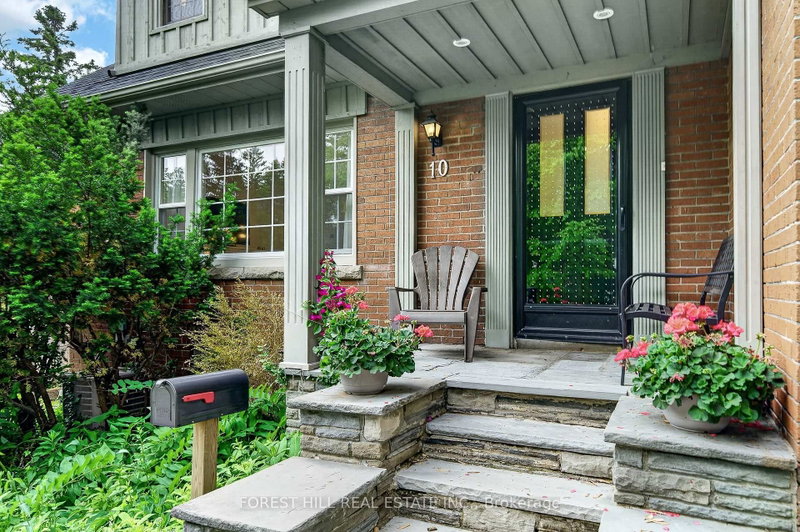 10 Highcliff Crescent