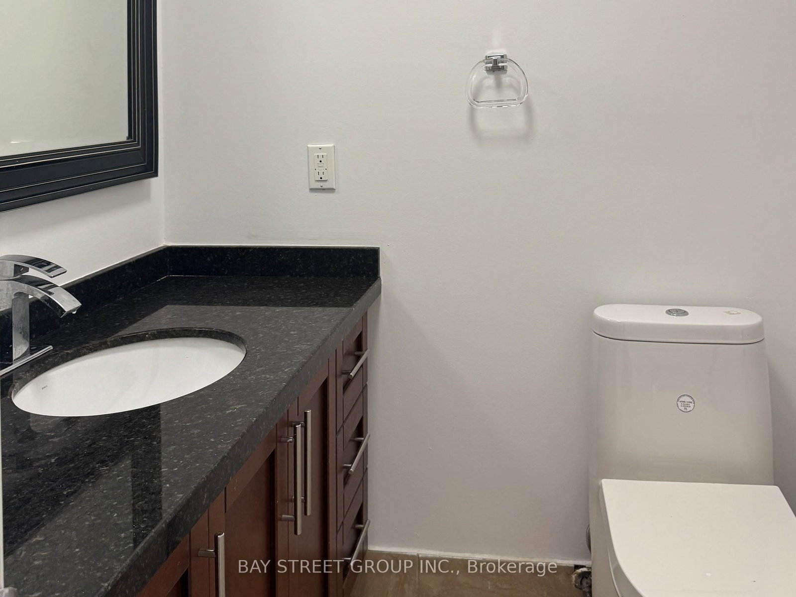 32 Perthshire Street • Toronto, ON photo 8