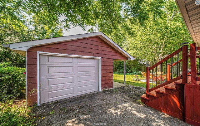 454 Stevenson Road N