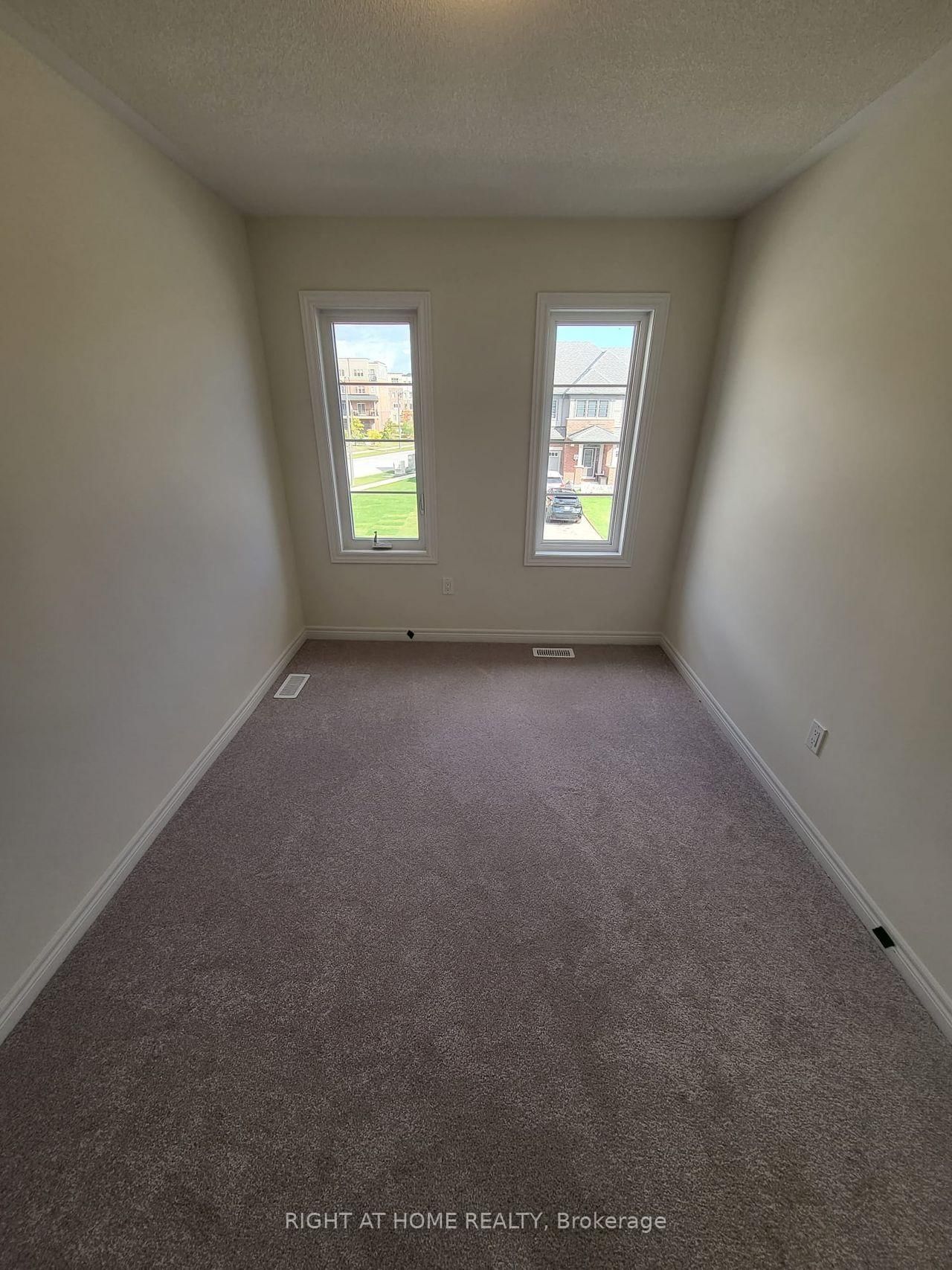 111 Bayardo Drive • Oshawa, ON photo 12
