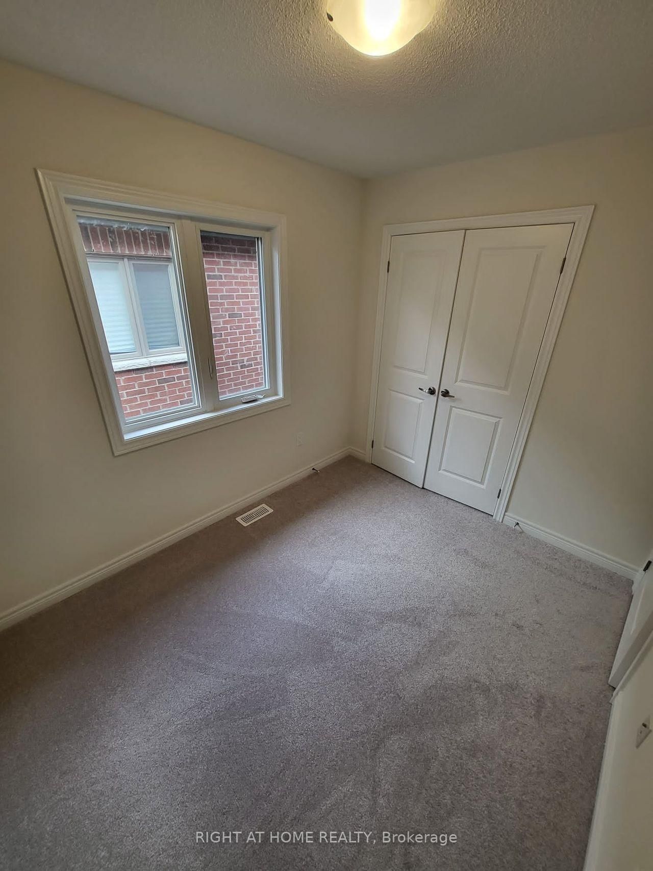 111 Bayardo Drive • Oshawa, ON photo 13