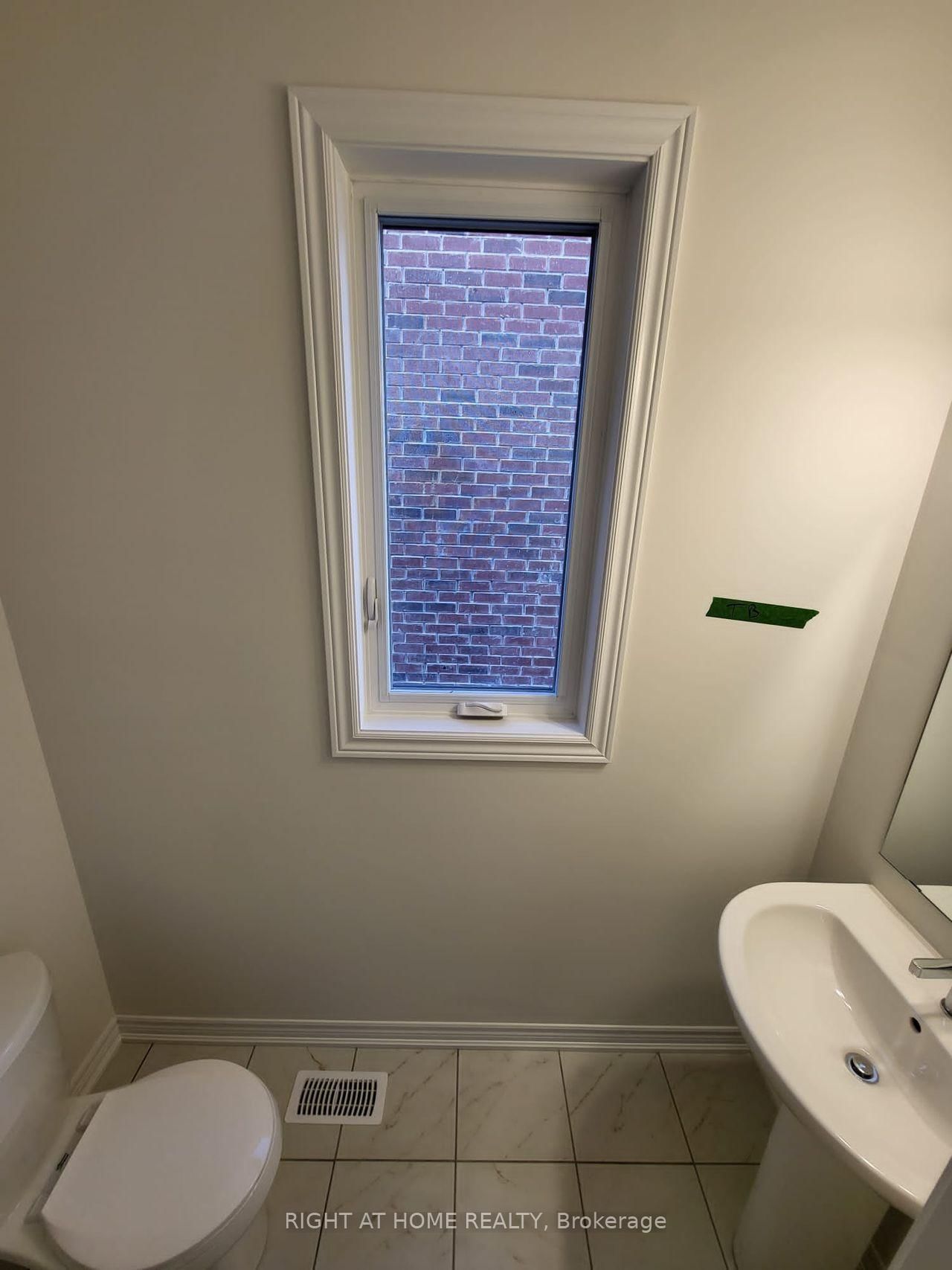 111 Bayardo Drive • Oshawa, ON photo 14