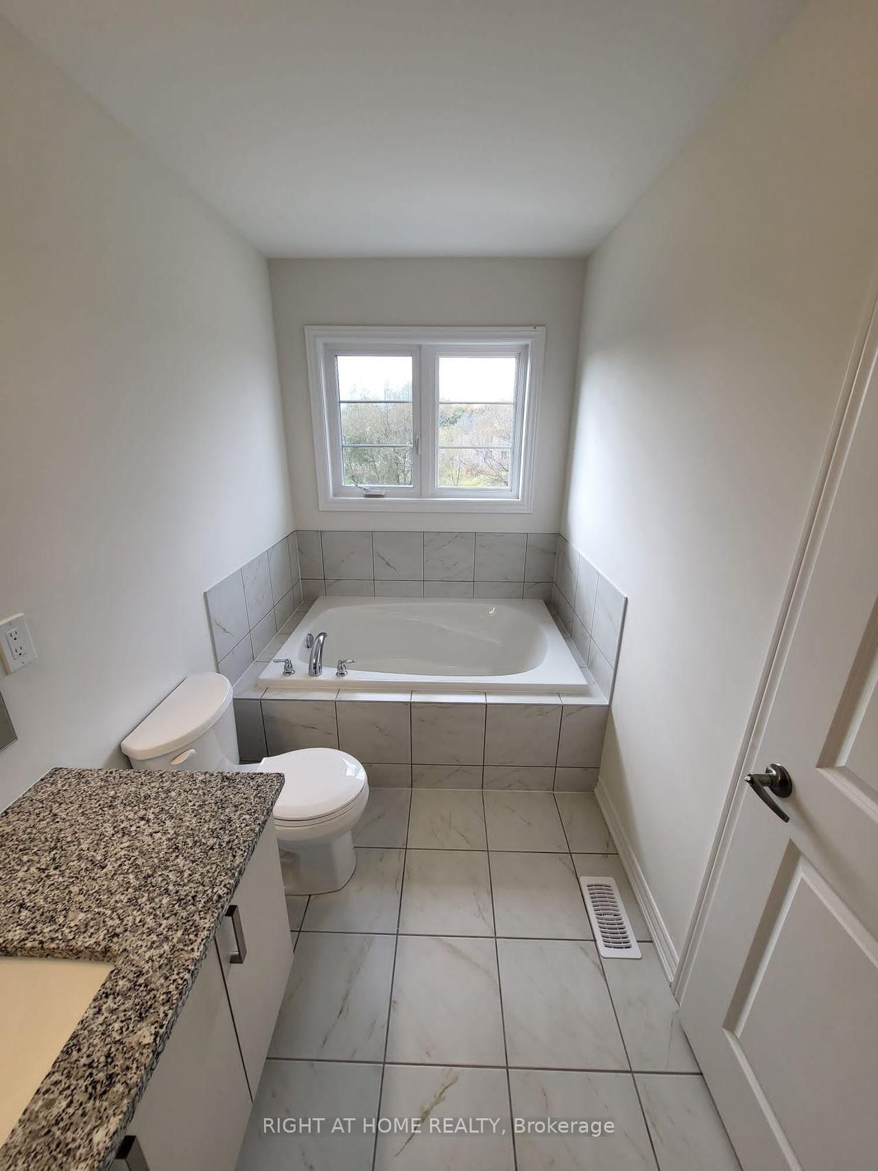 111 Bayardo Drive • Oshawa, ON photo 20