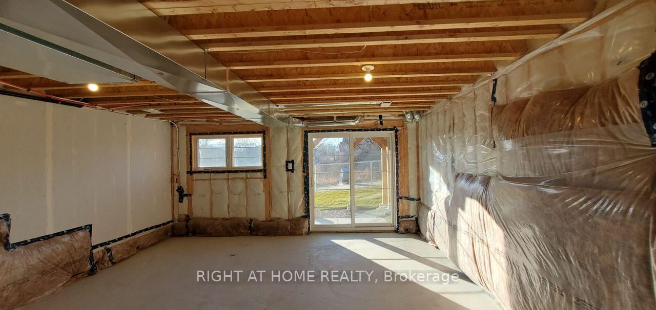 111 Bayardo Drive • Oshawa, ON photo 25