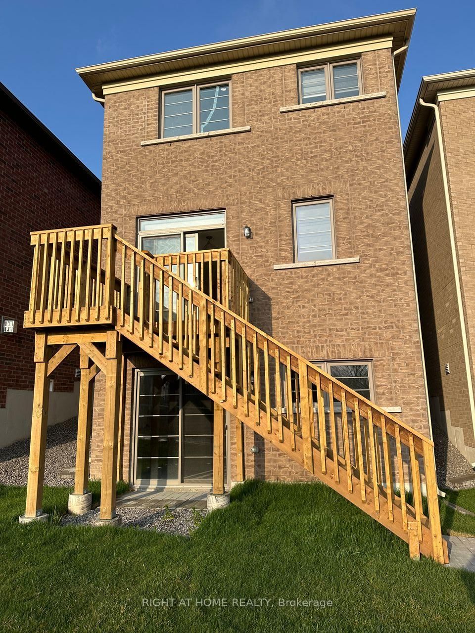 111 Bayardo Drive • Oshawa, ON photo 30