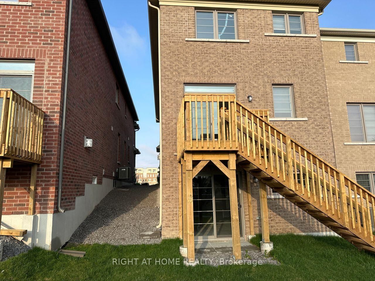 111 Bayardo Drive • Oshawa, ON photo 31