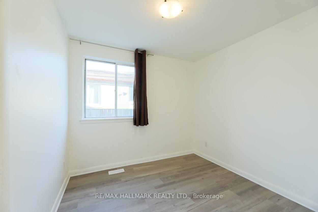 152 Santamonica Boulevard • Toronto, ON photo 11