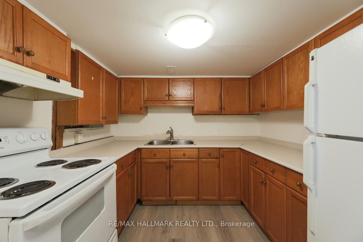 152 Santamonica Boulevard • Toronto, ON photo 14