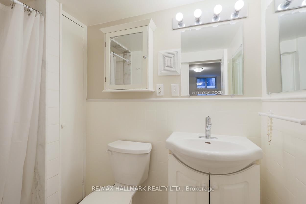 152 Santamonica Boulevard • Toronto, ON photo 18