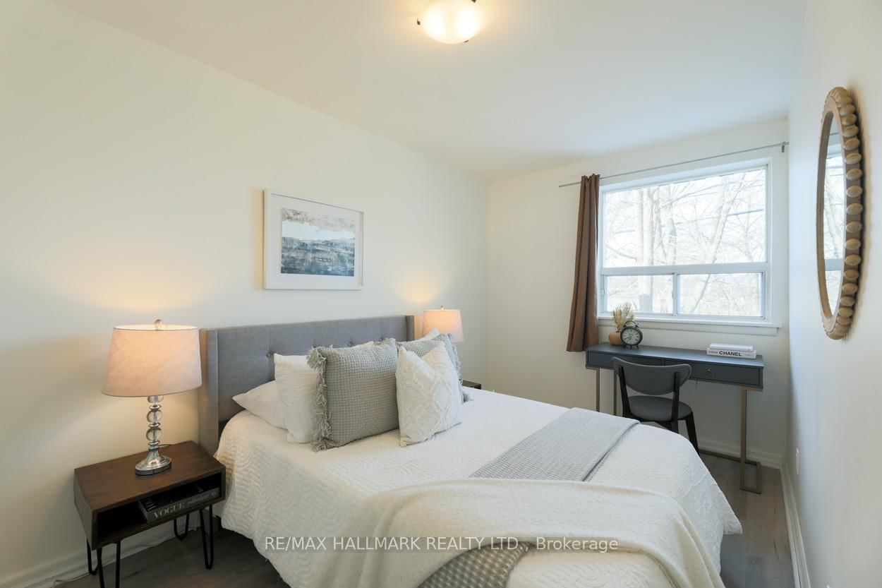 152 Santamonica Boulevard • Toronto, ON photo 9