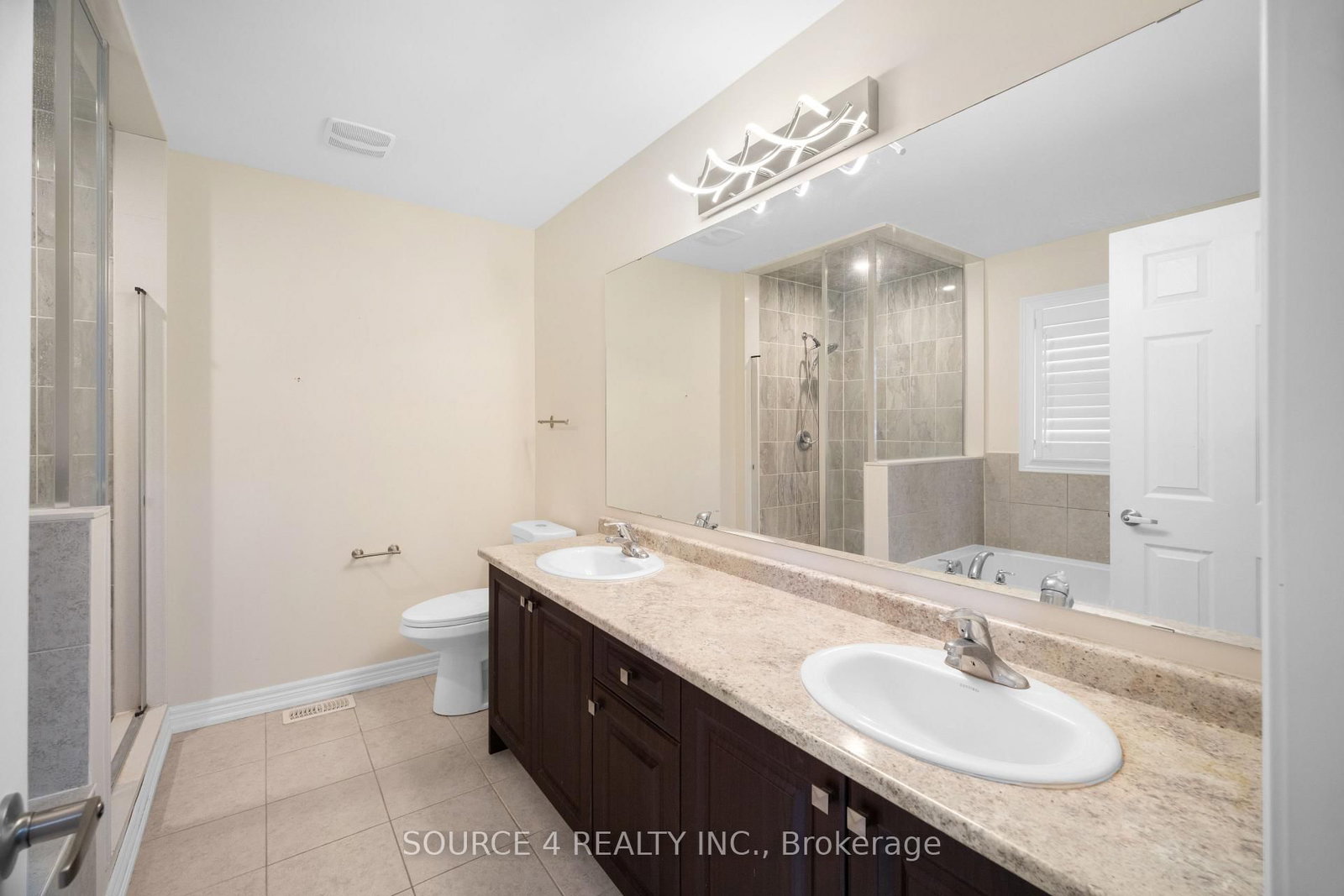 2426 Hibiscus Drive • Pickering, ON photo 11