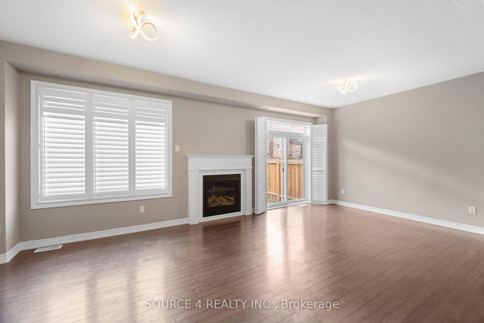 2426 Hibiscus Drive • Pickering, ON photo 7