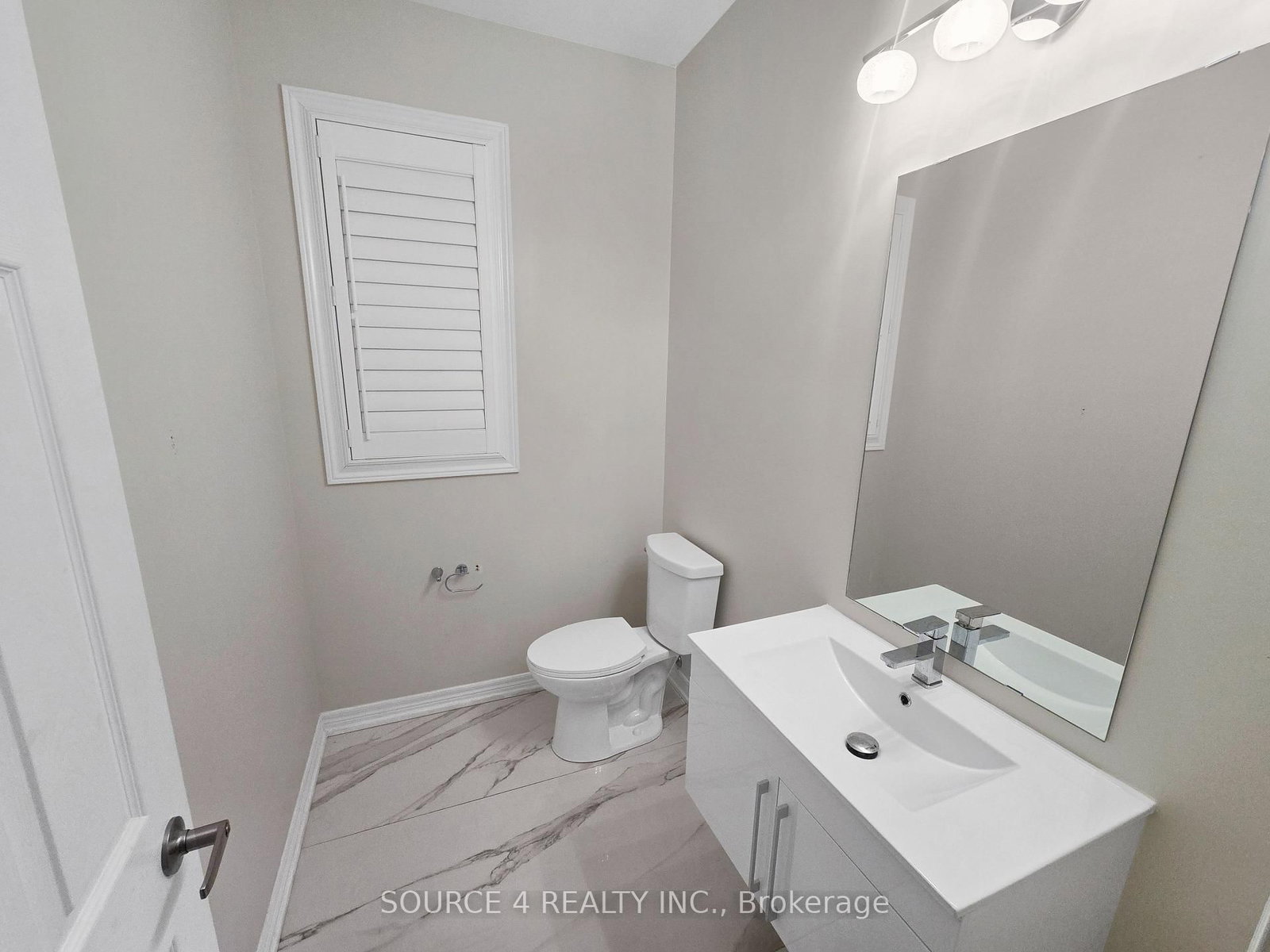 2426 Hibiscus Drive • Pickering, ON photo 8