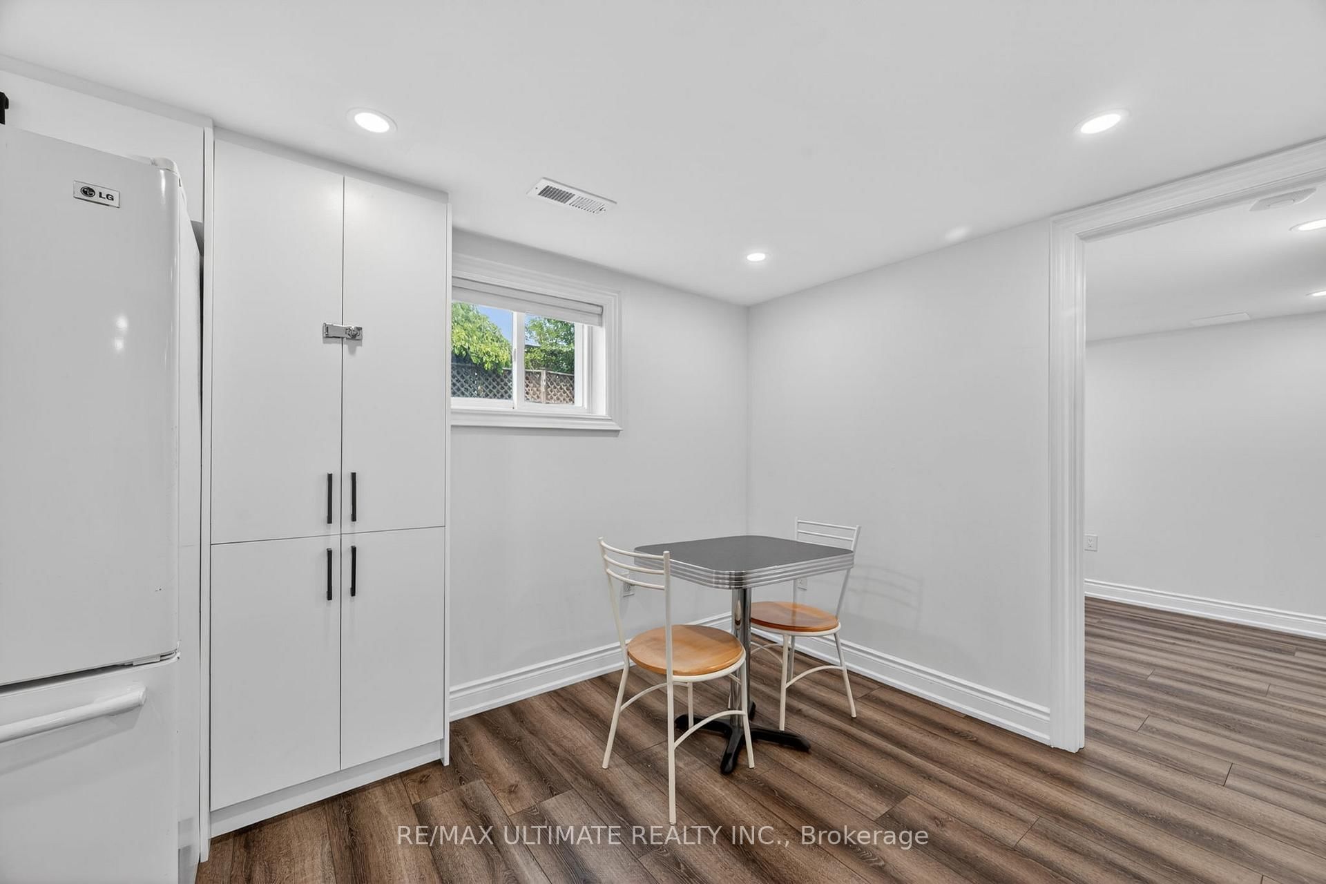 818 Krosno Boulevard, Unit Basement