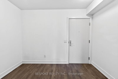 Unit 612 — 2550 Simcoe Street N — photo 6
