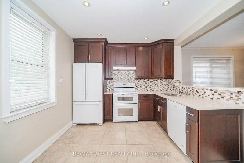 31 Woodmount Avenue