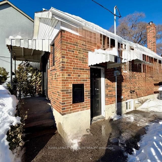 Lower-293 Glebemount Avenue, Toronto, ON, photo 2