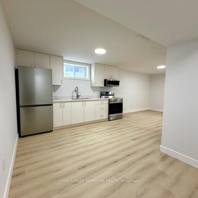 Lower-293 Glebemount Avenue, Toronto, ON, photo 3