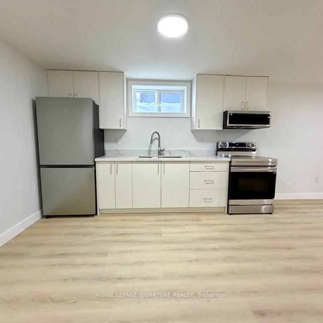 Lower-293 Glebemount Avenue, Toronto, ON, photo 4